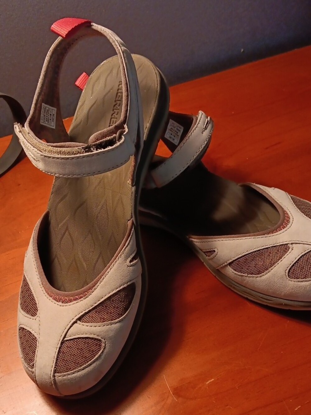 Merrell Women'tan color Outdoor Velcro Sandals - Picture 3 of 5